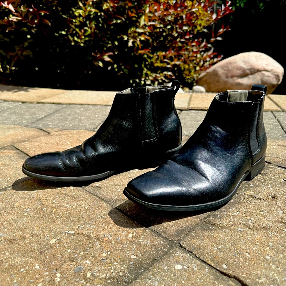 Calvin Klein Chelsea boots size 8.5 US